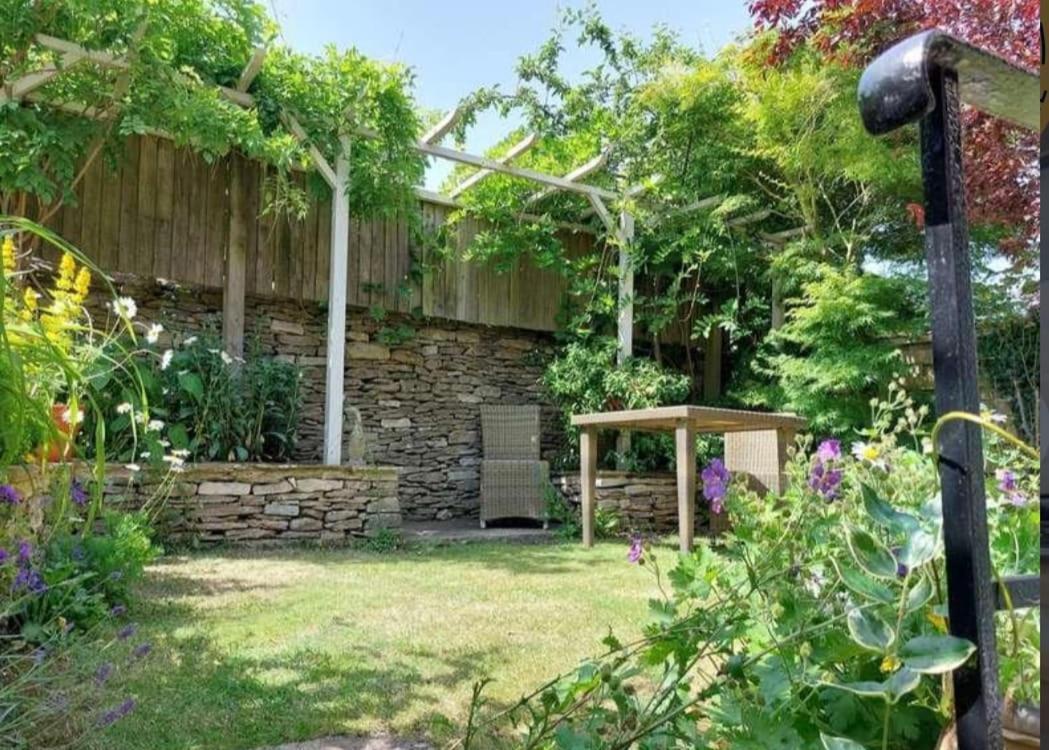 Coombers Mead Cottage Tetbury Exterior photo